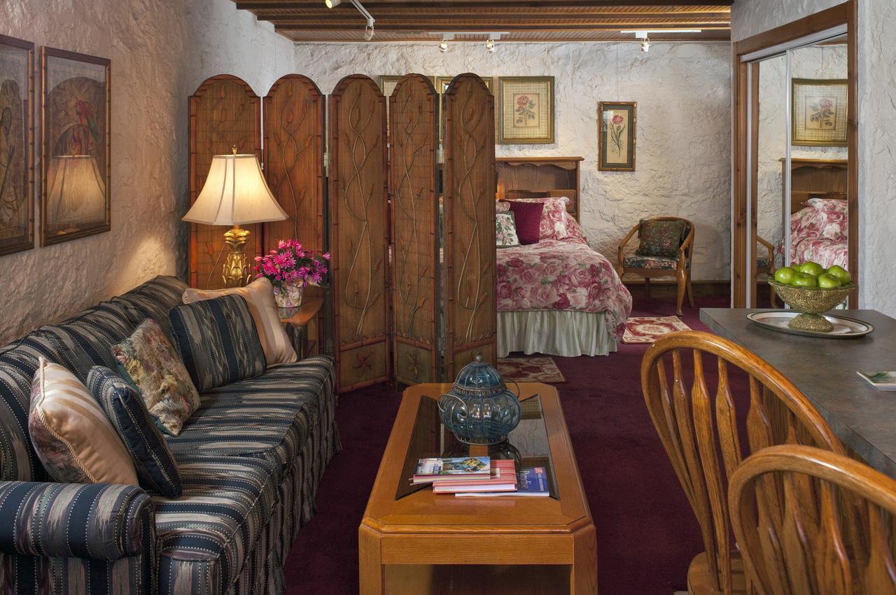 Cliff Cottage Inn Юрика Спрингс Экстерьер фото