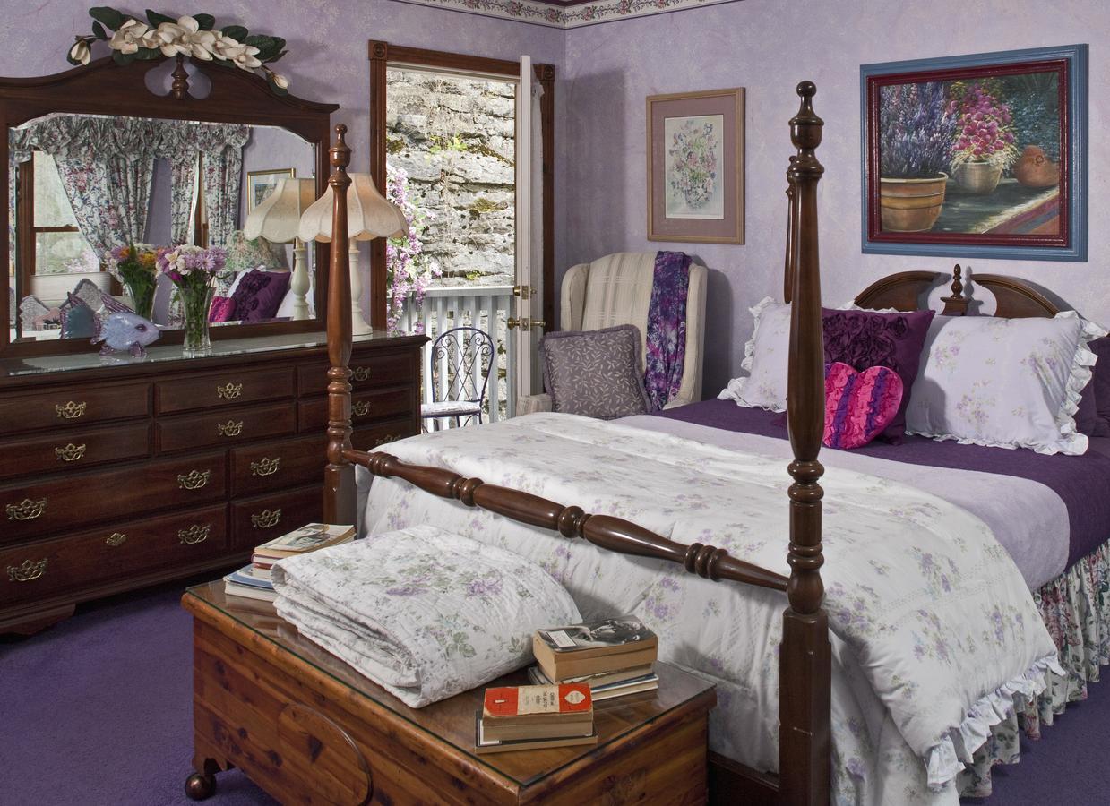 Cliff Cottage Inn Юрика Спрингс Экстерьер фото
