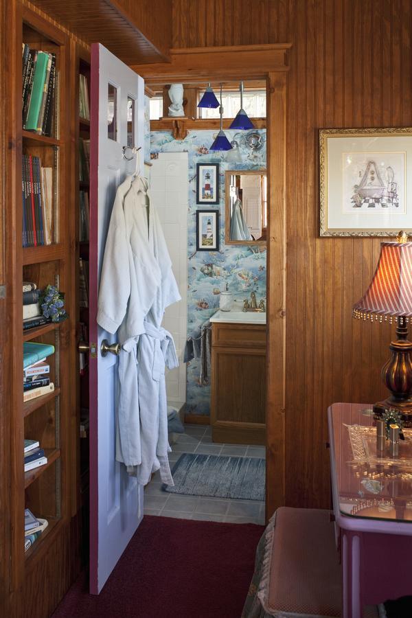 Cliff Cottage Inn Юрика Спрингс Экстерьер фото
